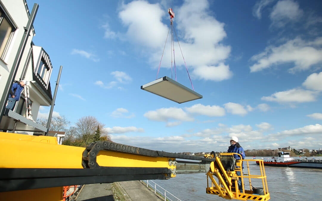 1,5 Tonnen über dem Rhein – Balkonmontage der etwas anderen Art